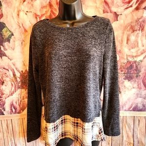 Doe & Rae M Gray Sweater with Plaid Underlay Back Zipper Detail